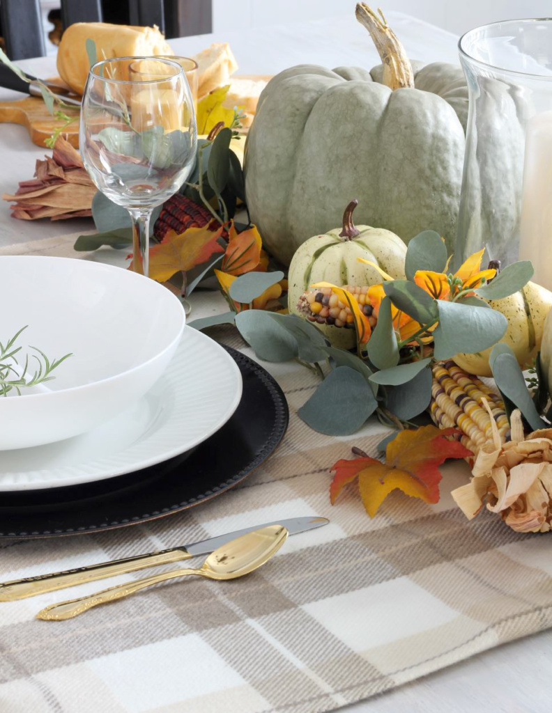 Simple Thanksgiving Tablescape + Free Printable! - Pallet and Pantry